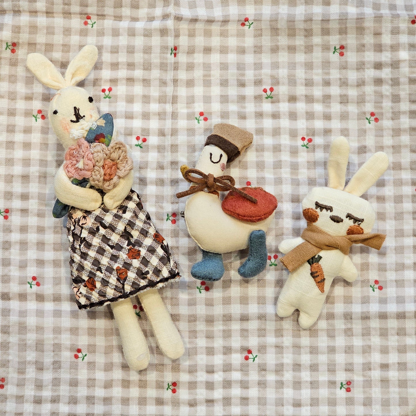 Handmade Baby Bunny Brooch – Vintage Fabric Rabbit Pin | Made in Korea