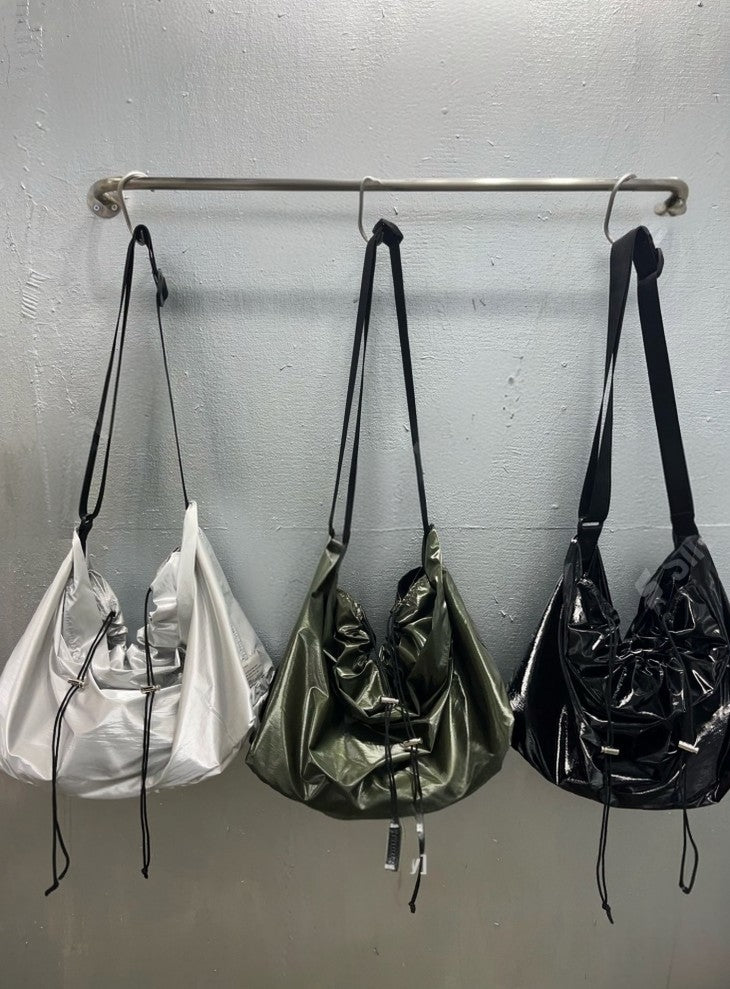 URBAN GLOSSY CROSSBODY BAG - Black, Olive