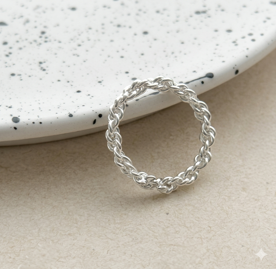 Fluid Twisted Chain Ring in Silver