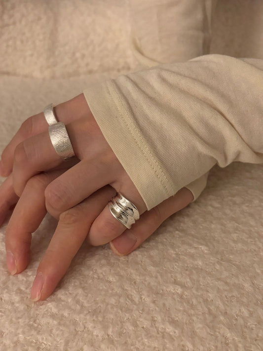 Pinky Bold Wave Line Silver Ring