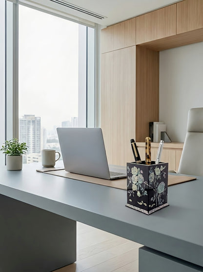 Jagae Mother-of-Pearl Pen Holder – Black Rose