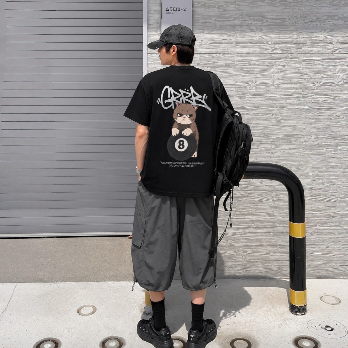 Billiard Cat Graphic Oversized T-Shirt - Men One Size ( Unisex )