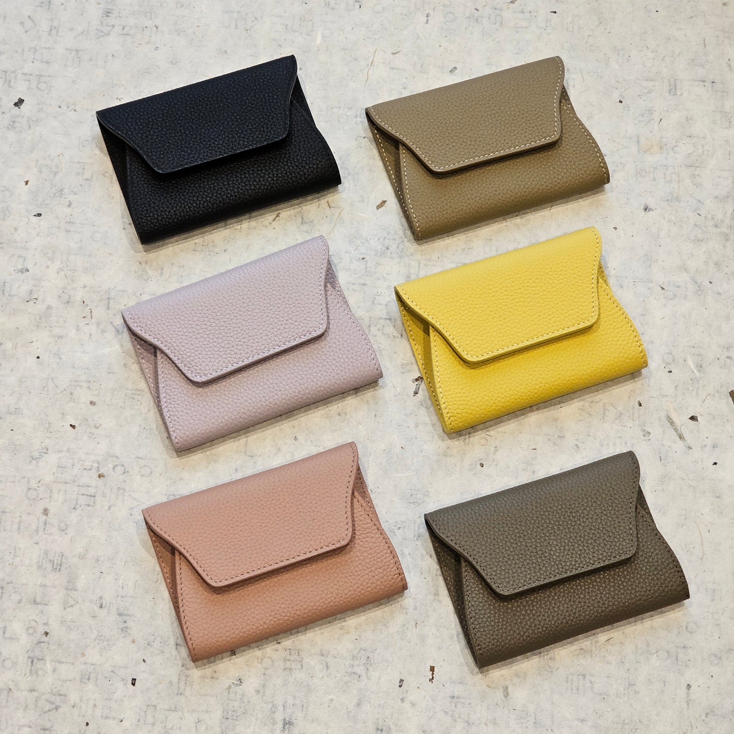 Mini Pebbled Leather Card Wallet – Compact Snap Closure Cash & Card Holder