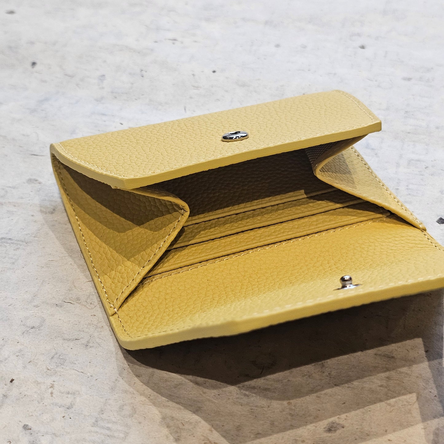 Mini Pebbled Leather Card Wallet – Compact Snap Closure Cash & Card Holder