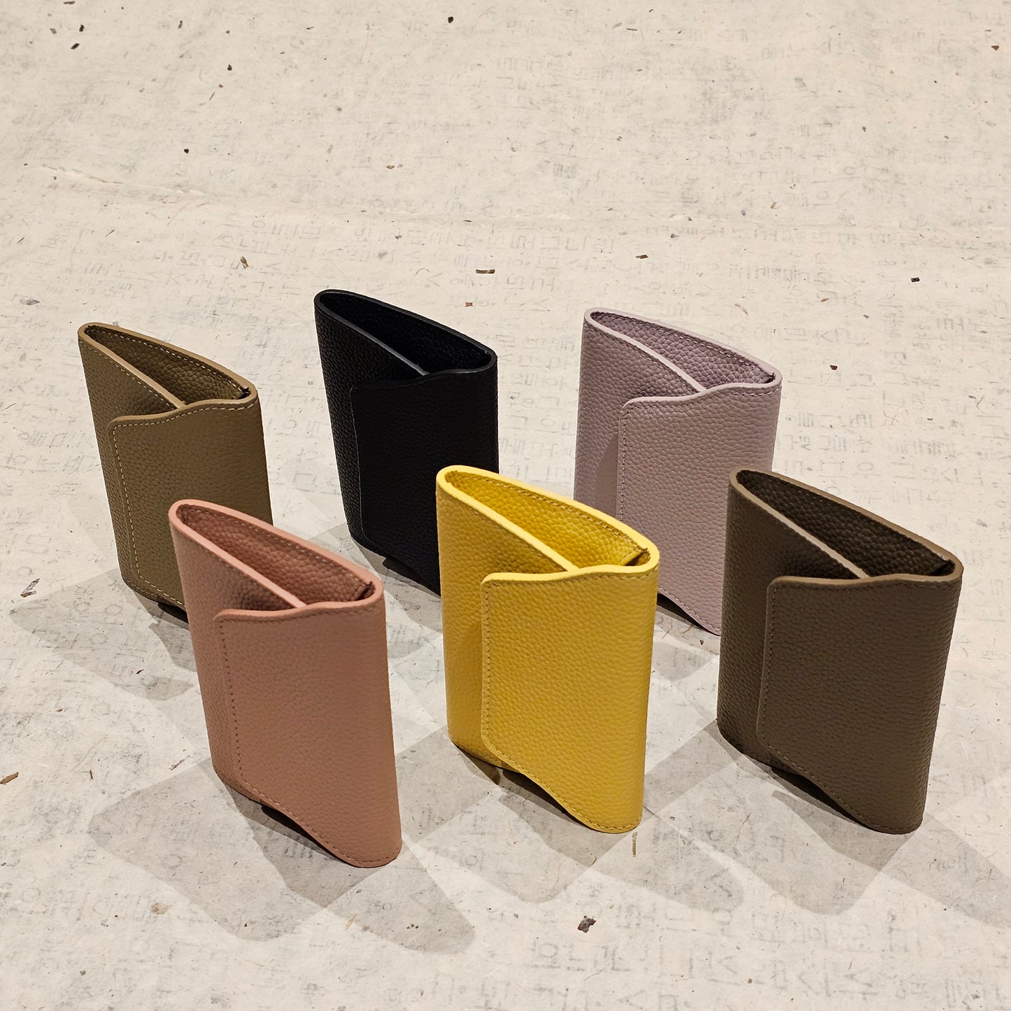 Mini Pebbled Leather Card Wallet – Compact Snap Closure Cash & Card Holder