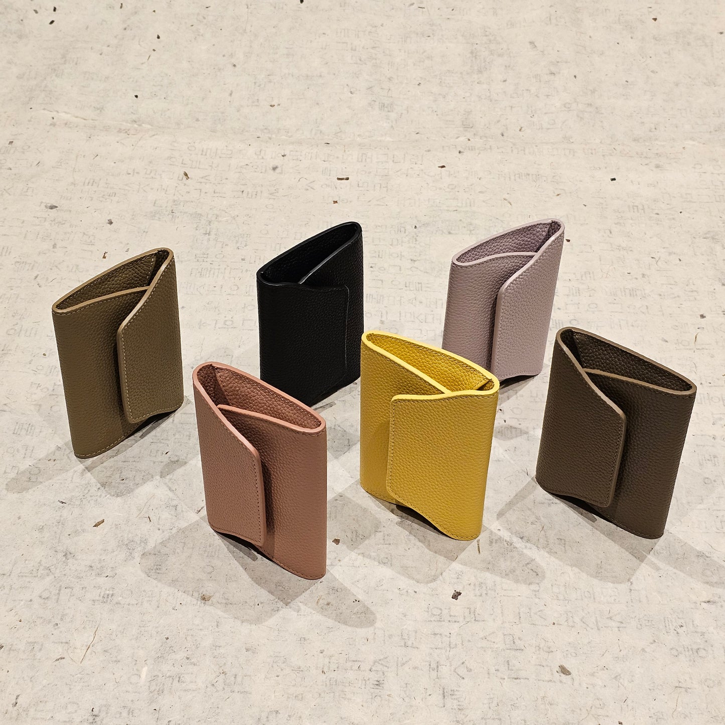 Mini Pebbled Leather Card Wallet – Compact Snap Closure Cash & Card Holder