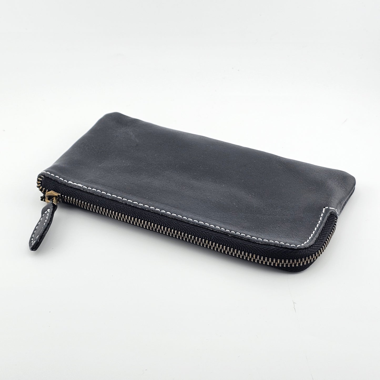 Slim Cowhide Long Wallet – Compact Design