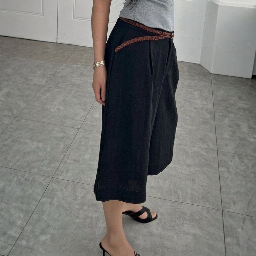 Relaxed Fit Linen Bermuda Shorts – Women One Size