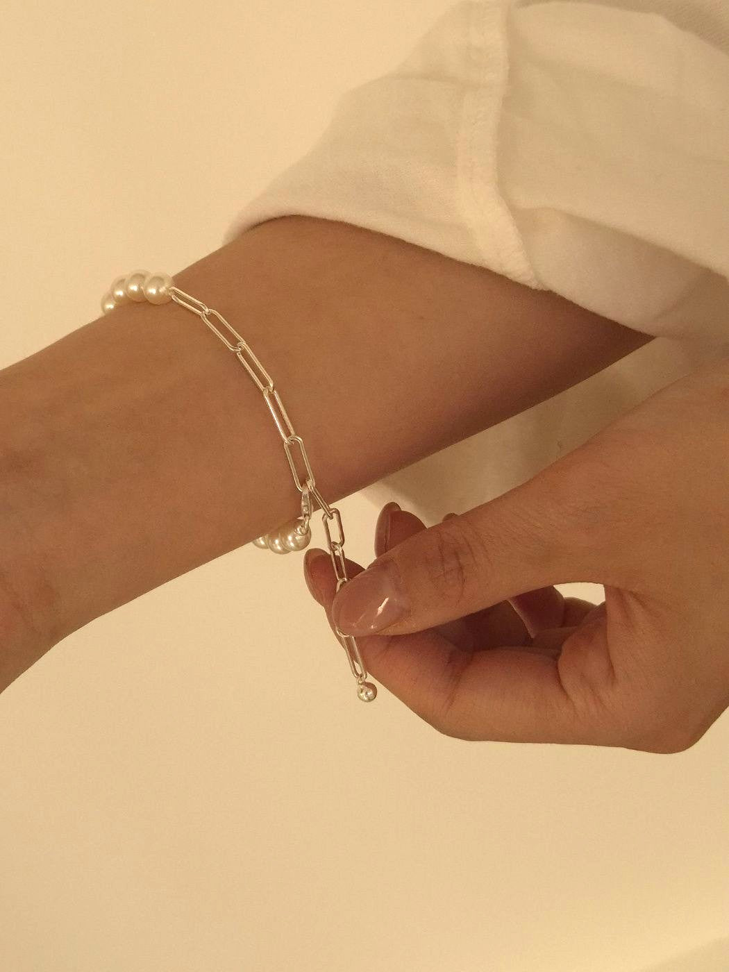 Luna Pearl Bracelet