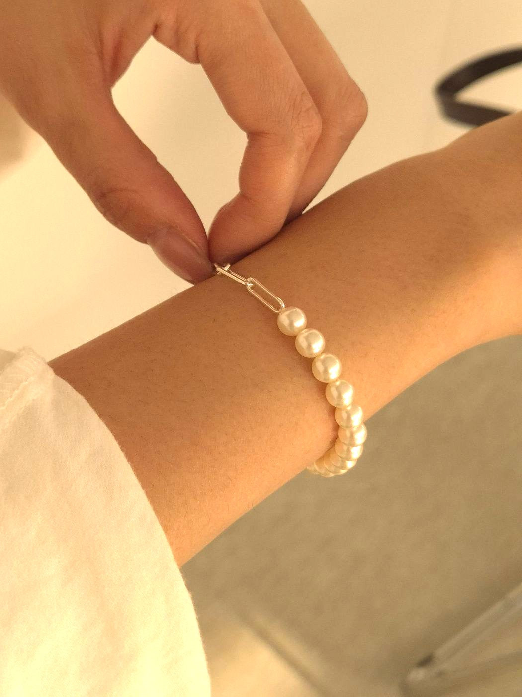 Luna Pearl Bracelet