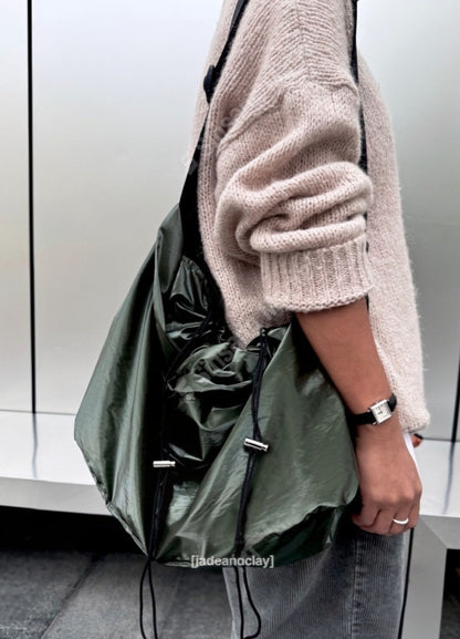 URBAN GLOSSY CROSSBODY BAG - Black, Olive