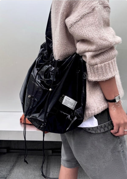 URBAN GLOSSY CROSSBODY BAG - Black, Olive