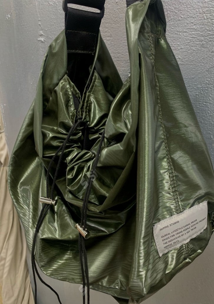 URBAN GLOSSY CROSSBODY BAG - Black, Olive