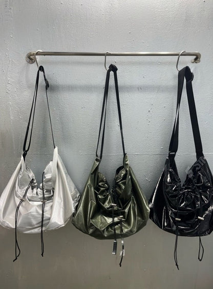 URBAN GLOSSY CROSSBODY BAG - Black, Olive