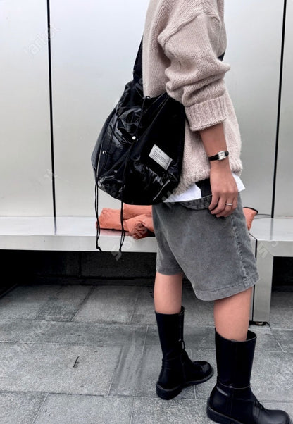 URBAN GLOSSY CROSSBODY BAG - Black, Olive