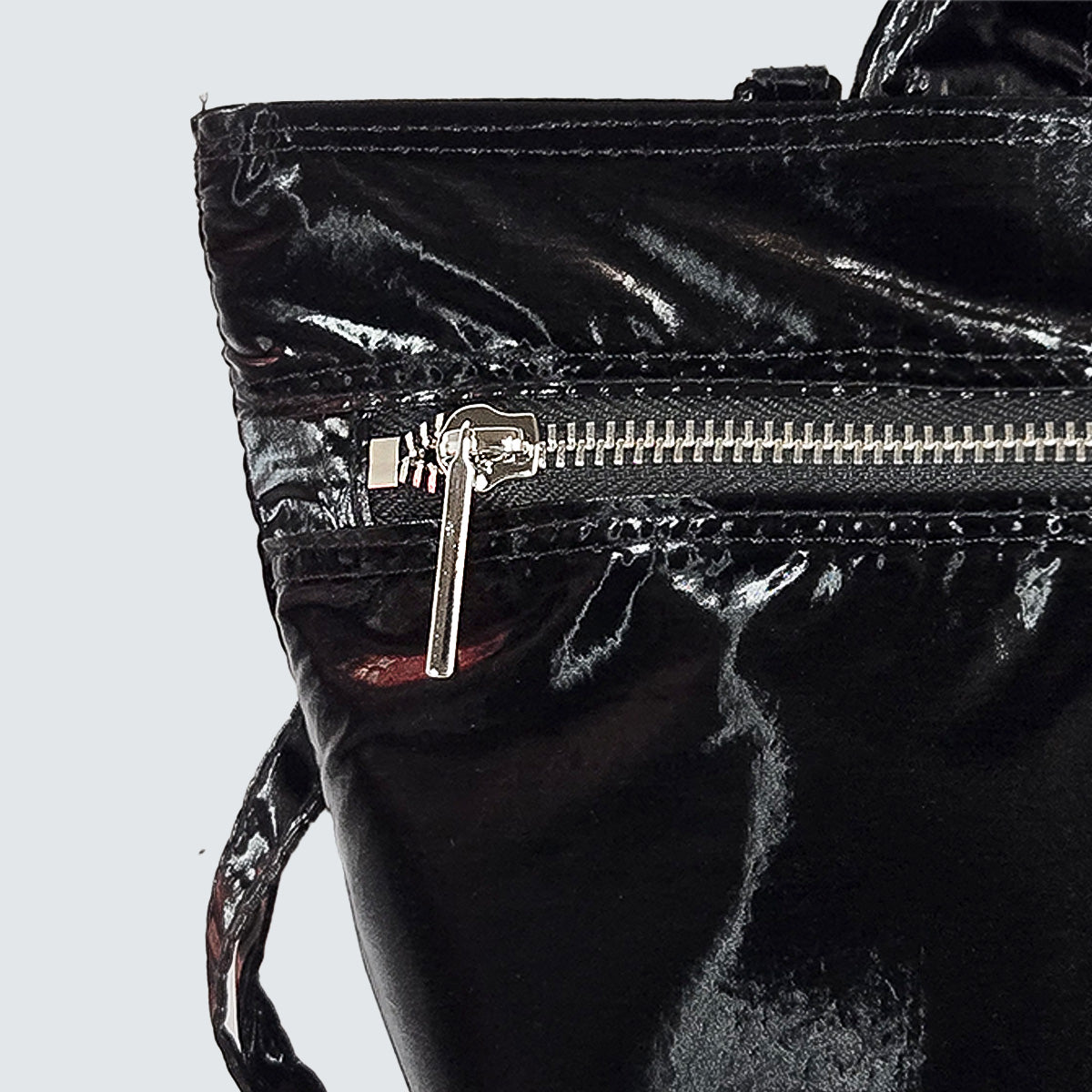 CRINKLE GLOSS 2-WAY TOTE BAG