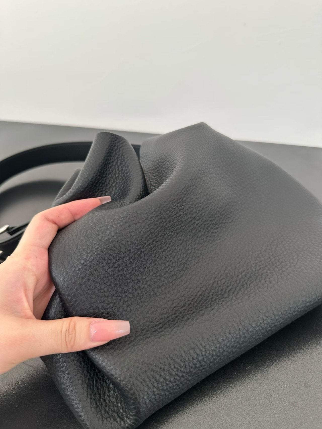 SOMO LEATHER SHOULDER BAG