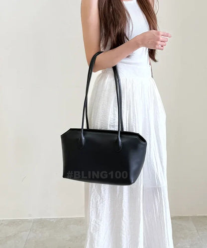 LUNE LEATHER SHOULDER BAG