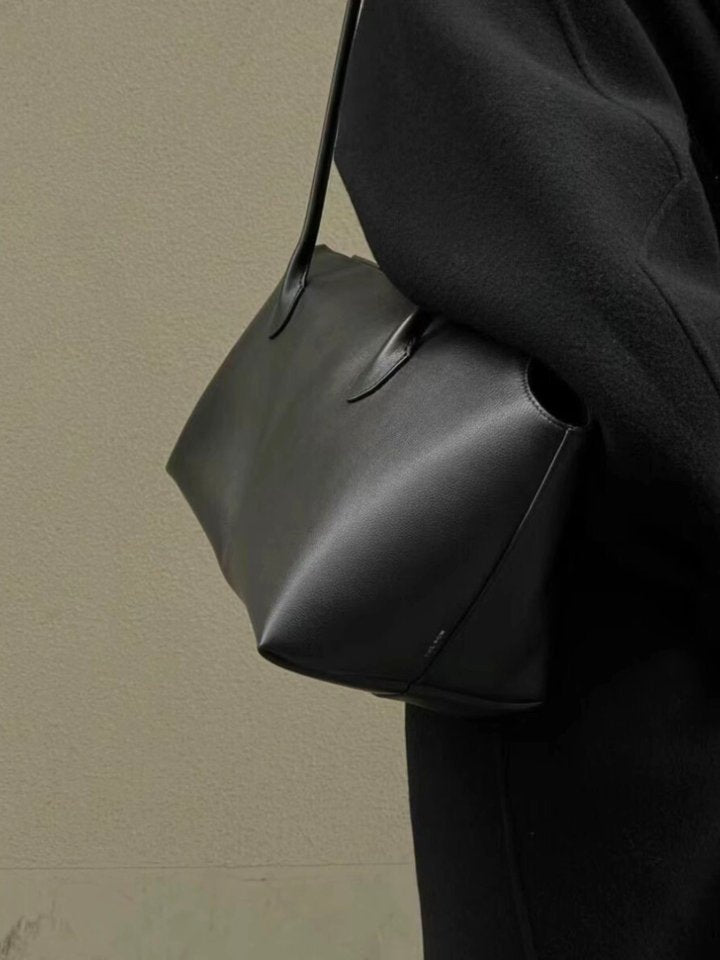 LUNE LEATHER SHOULDER BAG