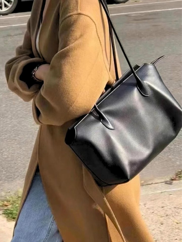 LUNE LEATHER SHOULDER BAG