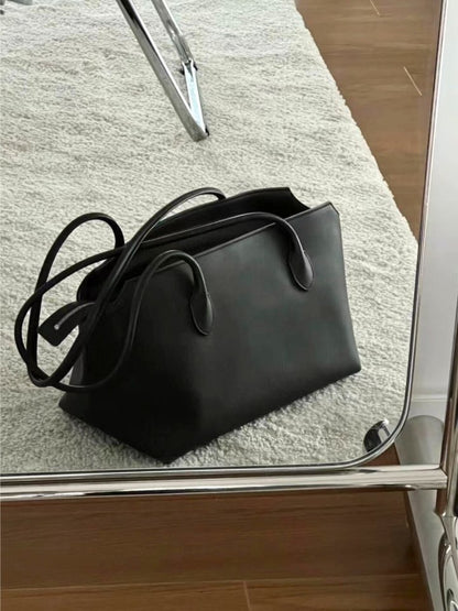 LUNE LEATHER SHOULDER BAG