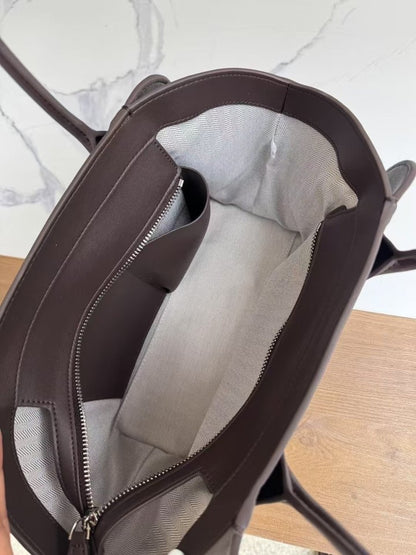 Elava Curve Leather Tote Bag