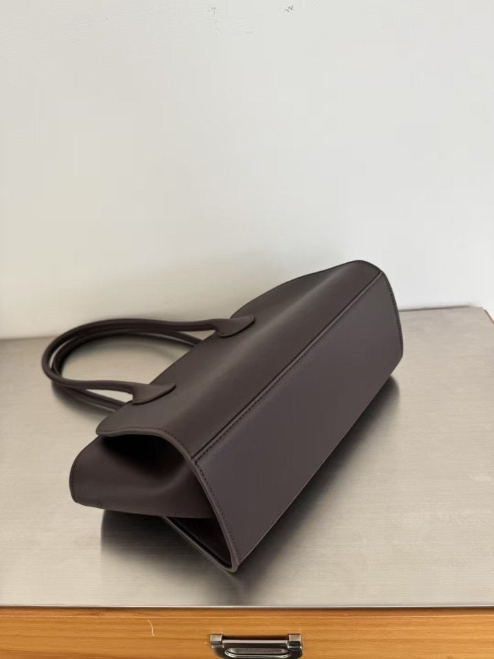 Elava Curve Leather Tote Bag