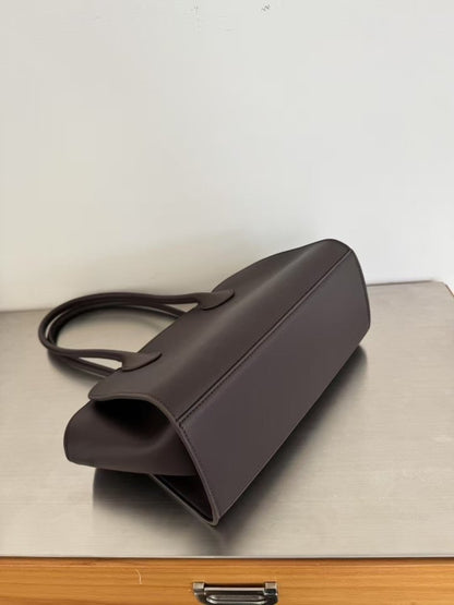 Elava Curve Leather Tote Bag