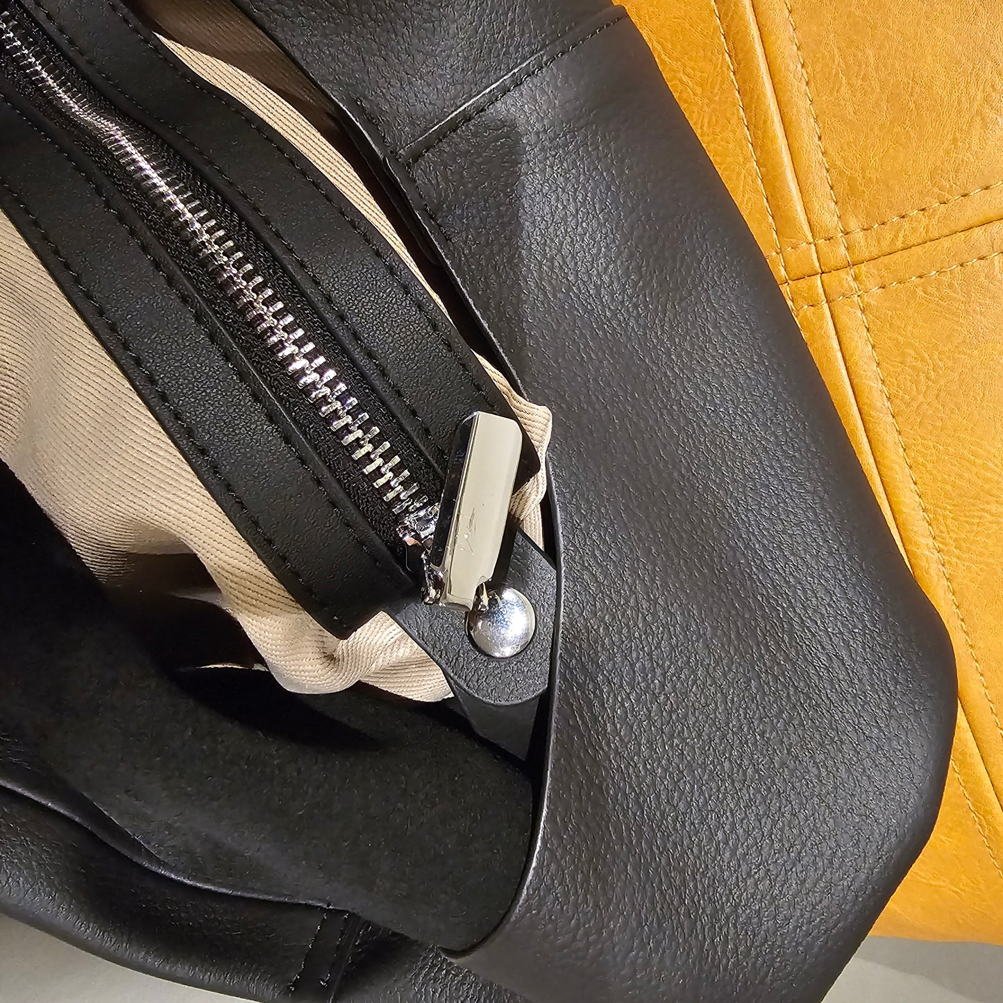 VERA LEATHER HOBO BAG