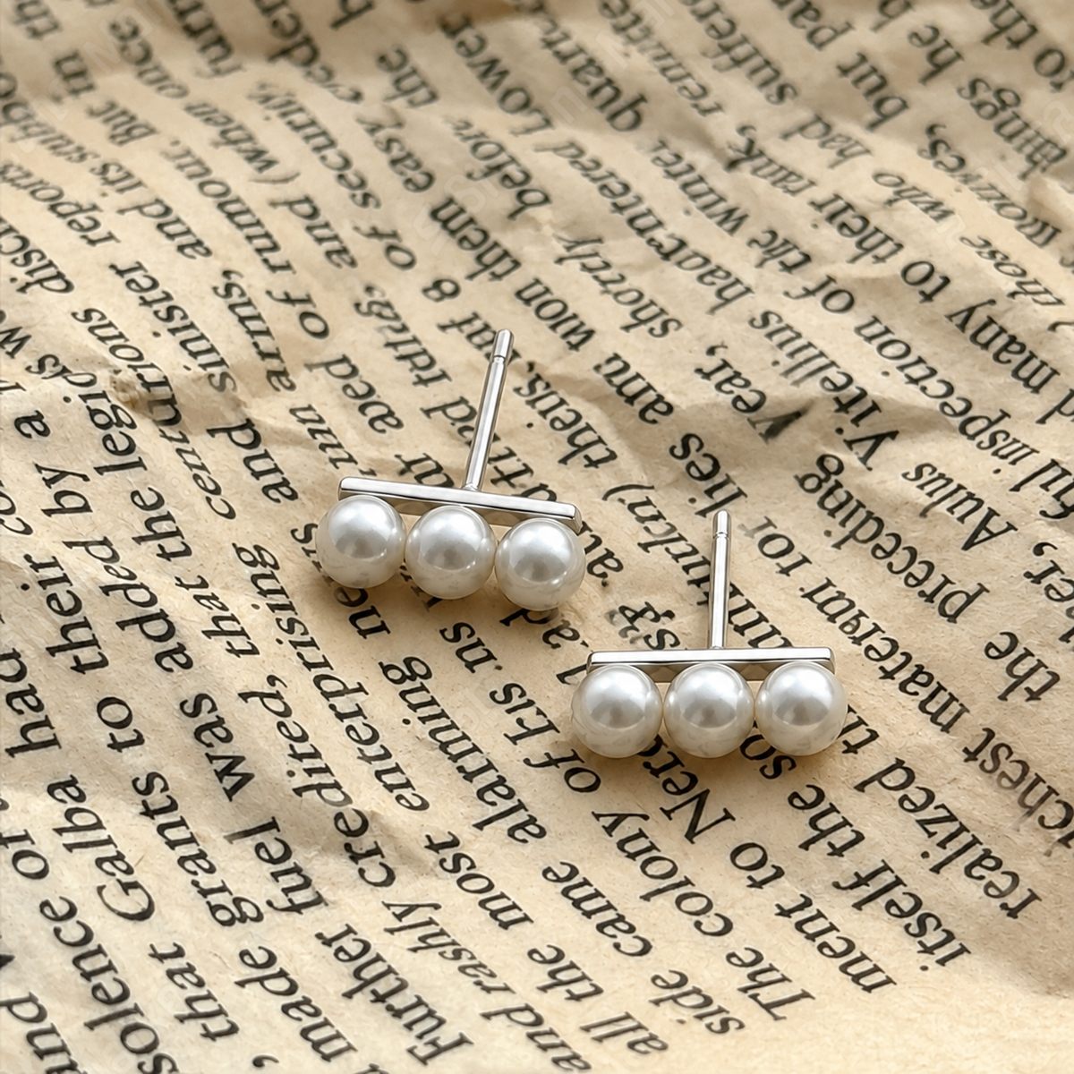 Lumière Trio Pearl Silver Post Earrings