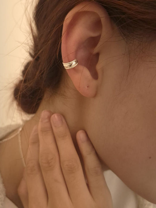 Twist Line Silver Ear Cuff (Single)