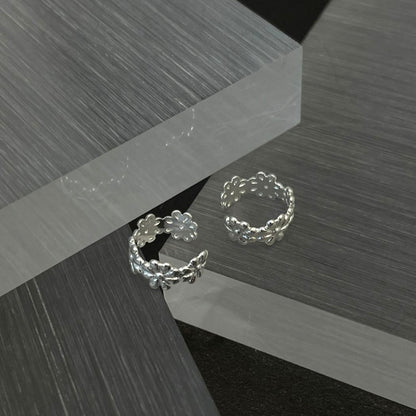 Daisy Bloom Silver Ear Cuff (Single)