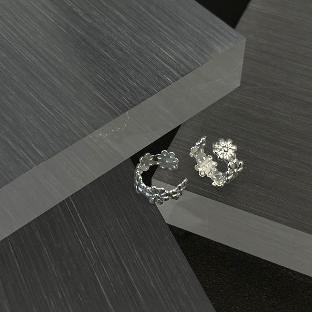 Daisy Bloom Silver Ear Cuff (Single)