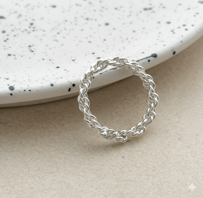 Fluid Twisted Chain Ring in Silver