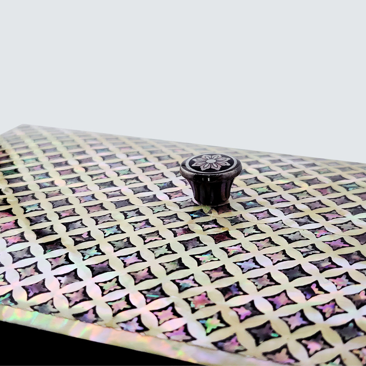 Jagae Mother-of-Pearl Layered Pattern Jewelry Box – Pearl Grey