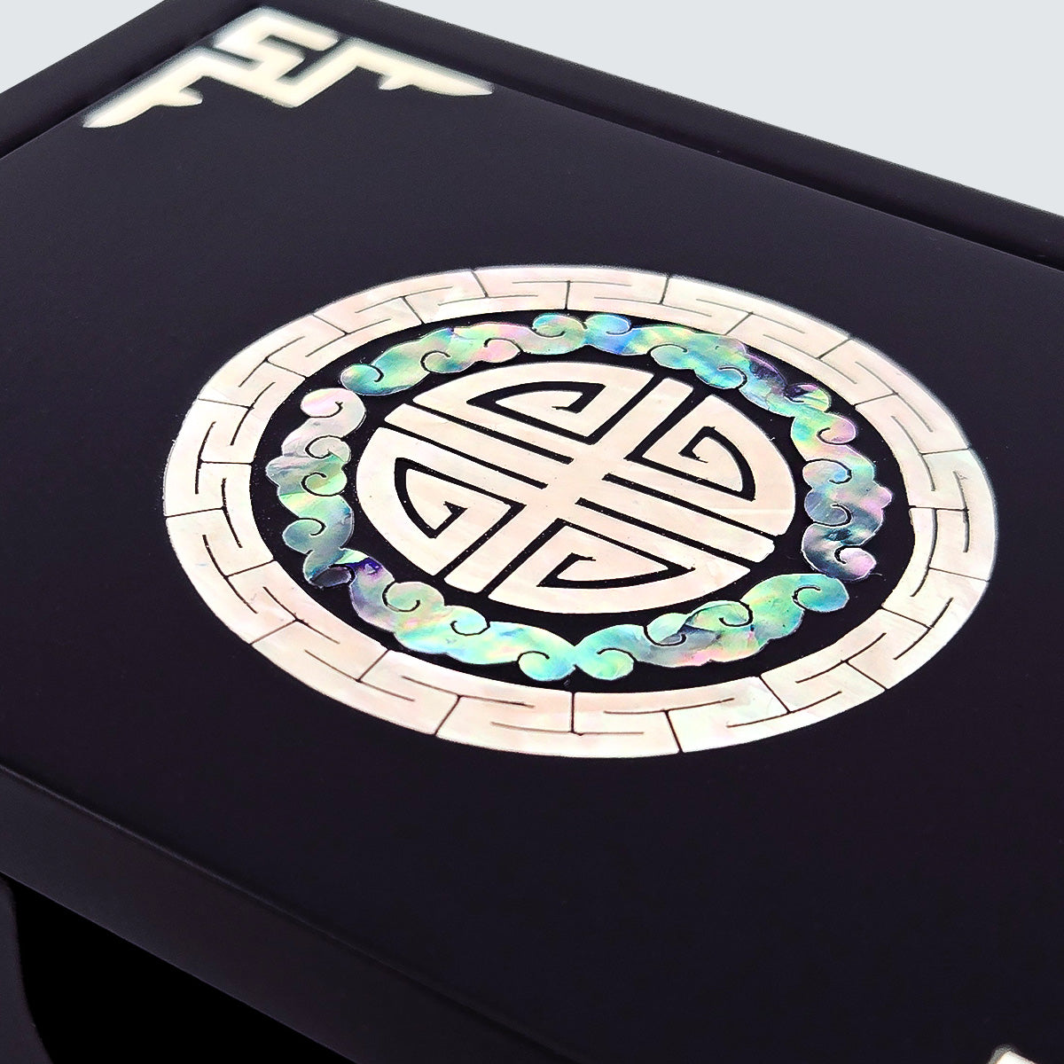 Jagae Mother-of-Pearl Traditional Emblem Jewelry & Card Box – Black