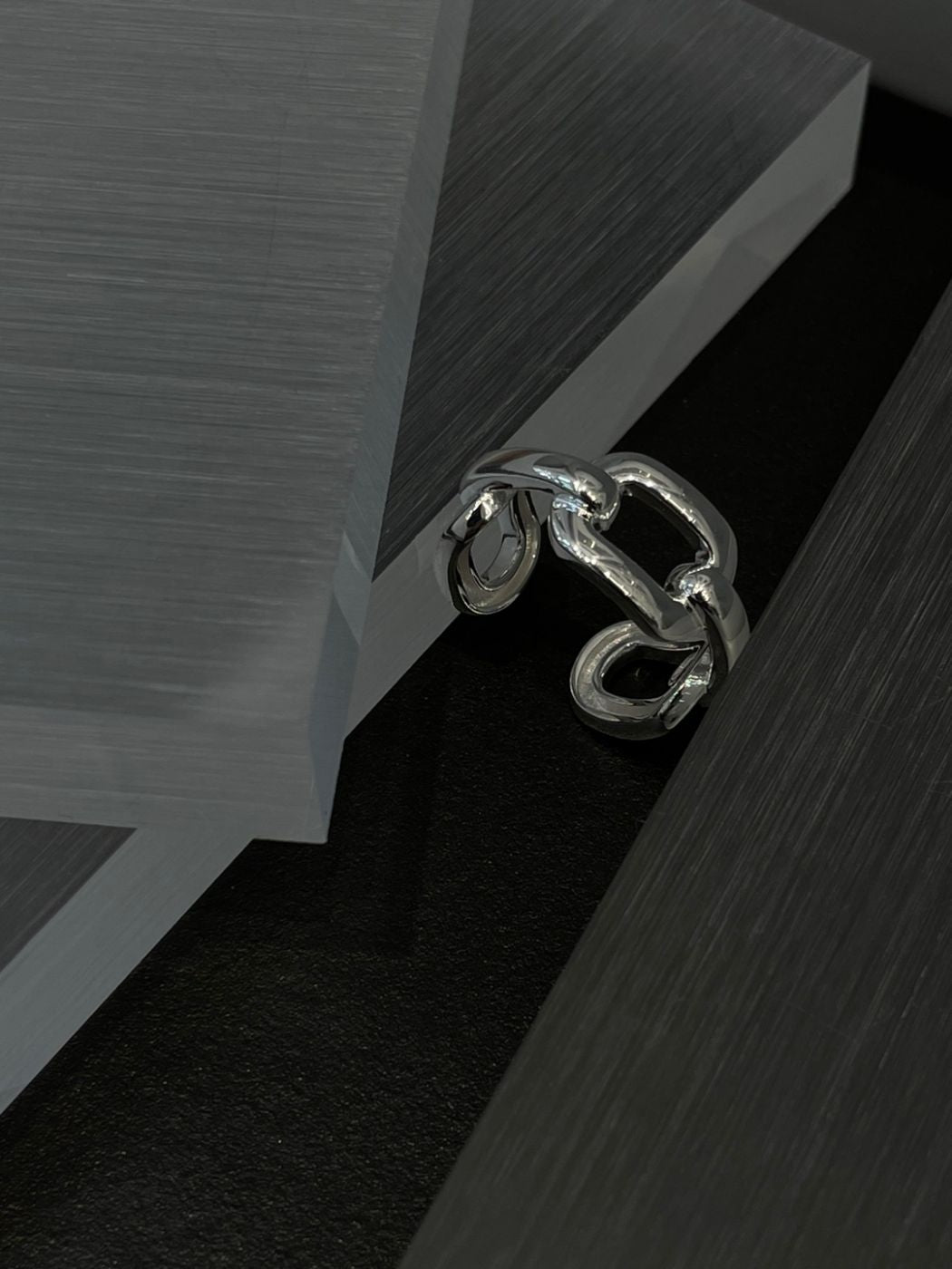 Fluid Link Silver Ring