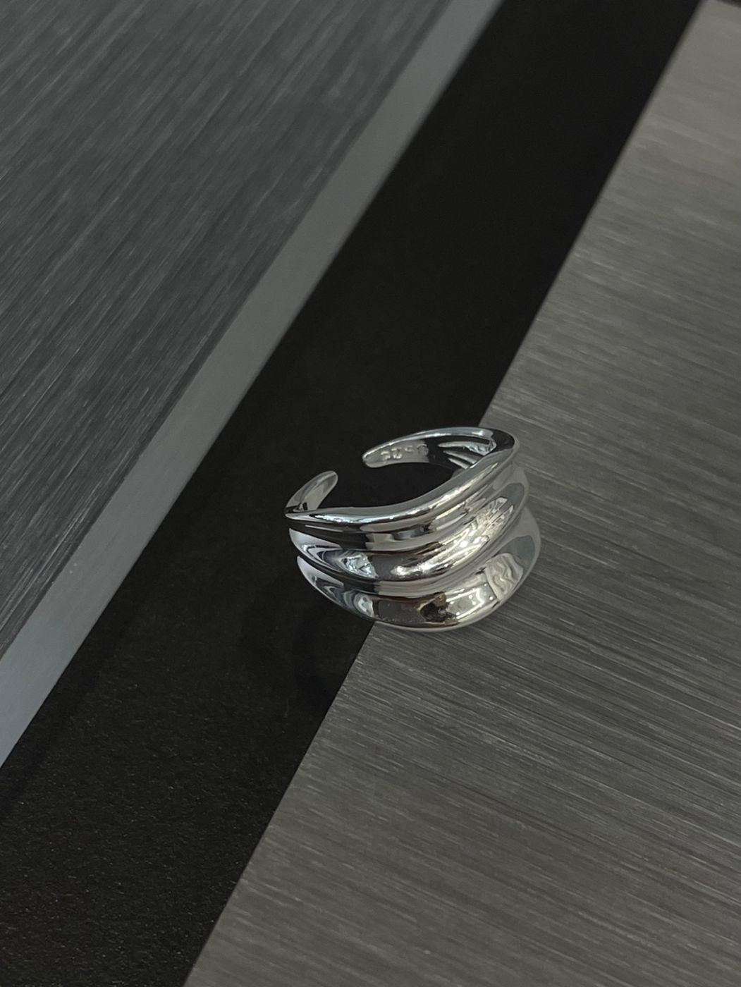 Pinky Bold Wave Line Silver Ring
