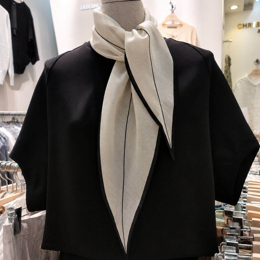 Minimal Line Wool Silk Diamond Scarf
