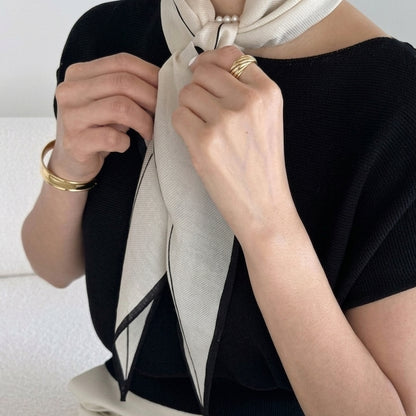 Minimal Line Wool Silk Diamond Scarf