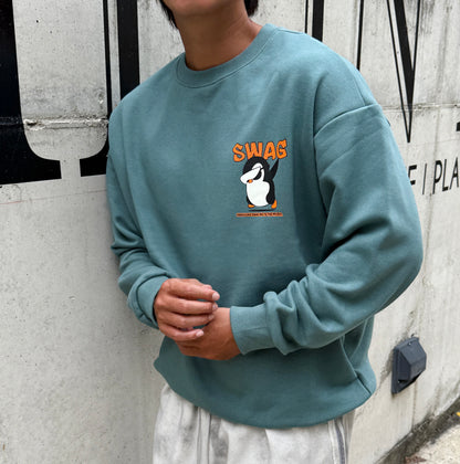 [SWAG PENGUIN] Graphic Sweatshirt (UNISEX / WOMEN – OVERFIT)