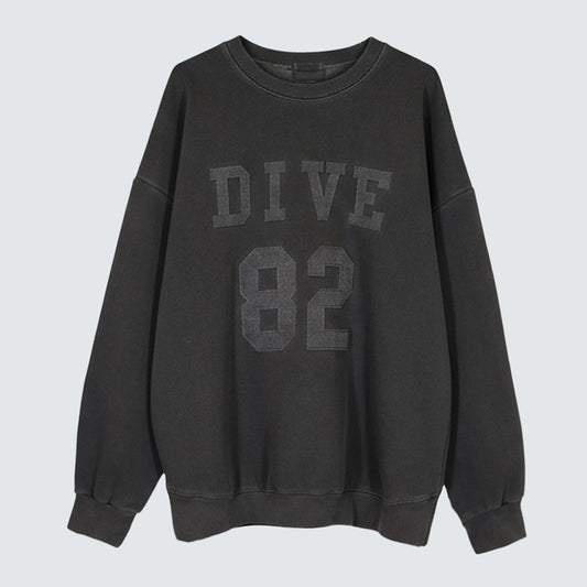 DIVE 82 Pigment Embroidered Sweatshirt (UNISEX / WOMEN – OVERFIT)