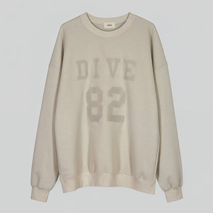 DIVE 82 Pigment Embroidered Sweatshirt (UNISEX / WOMEN – OVERFIT)
