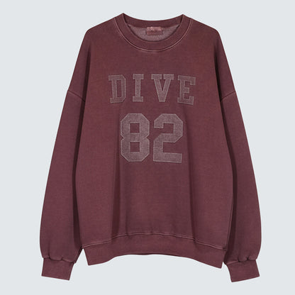 DIVE 82 Pigment Embroidered Sweatshirt (UNISEX / WOMEN – OVERFIT)