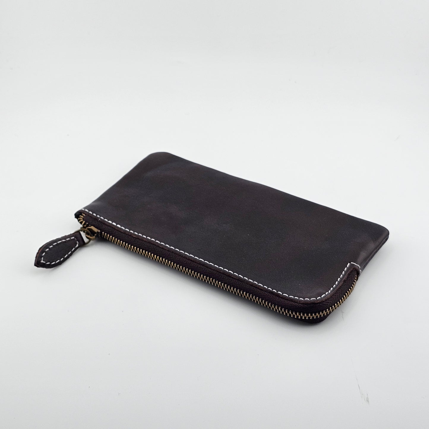 Slim Cowhide Long Wallet – Compact Design