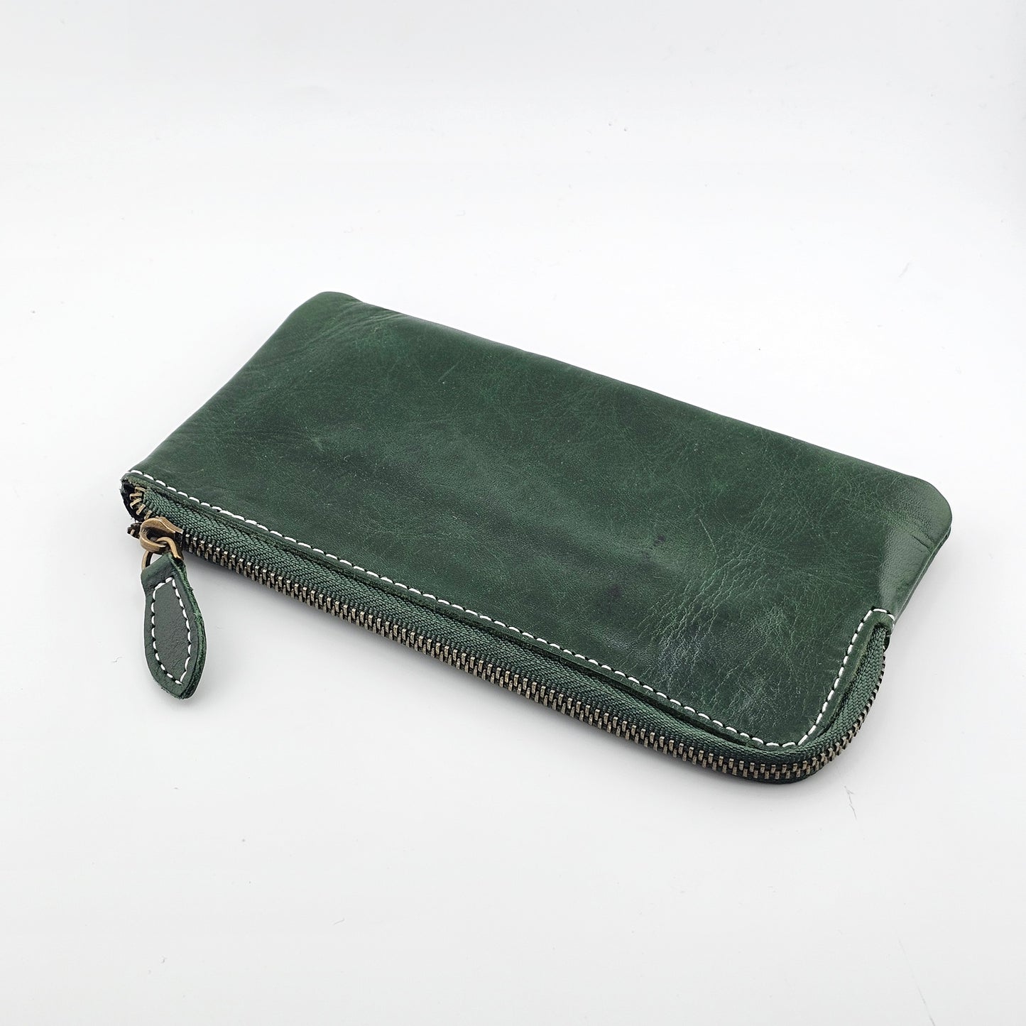 Slim Cowhide Long Wallet – Compact Design