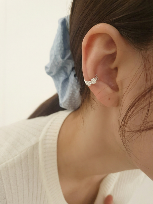 Daisy Bloom Silver Ear Cuff (Single)