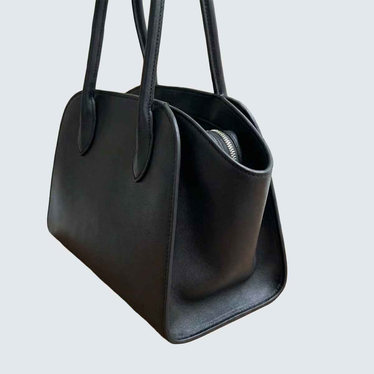 Elava Curve Leather Tote Bag