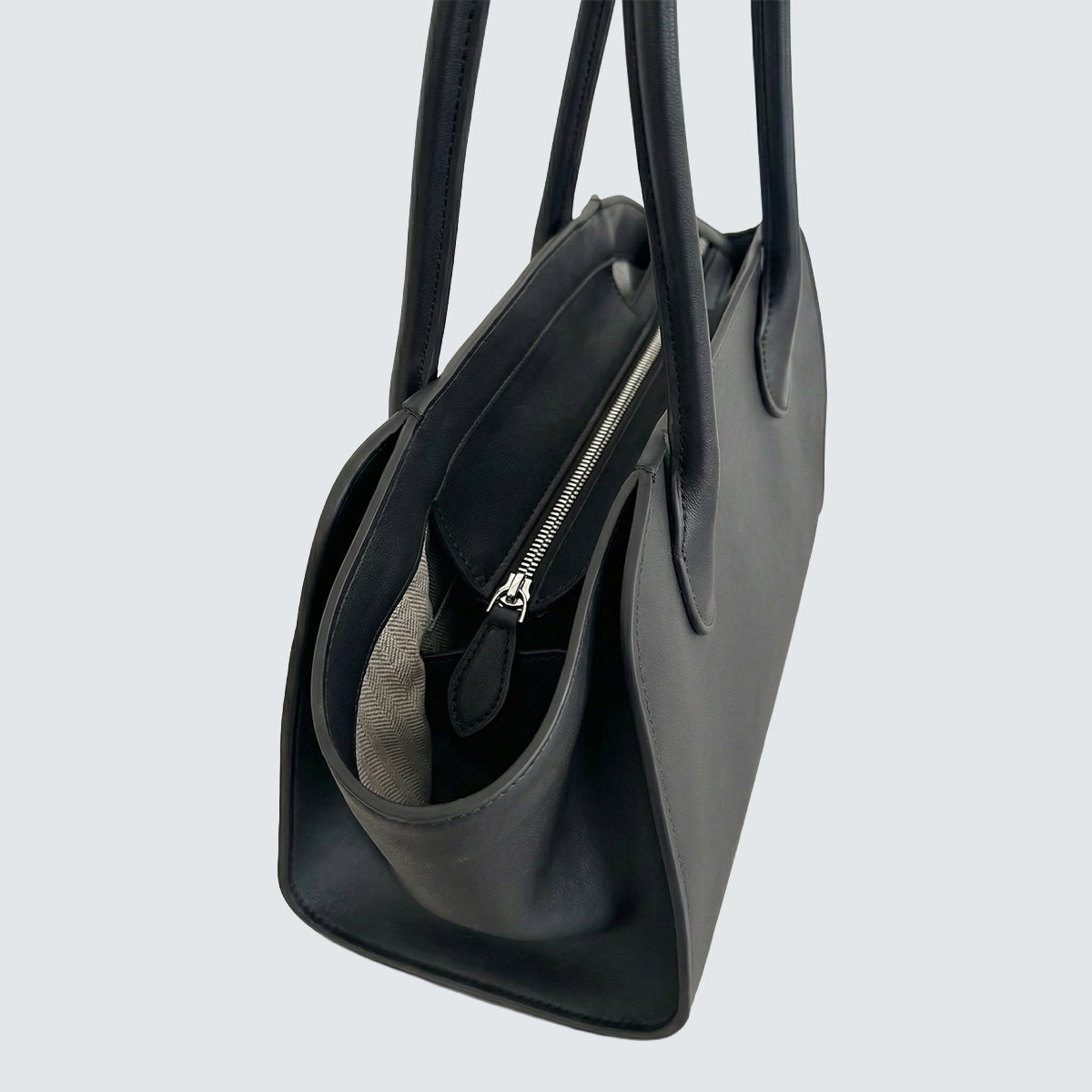 Elava Curve Leather Tote Bag