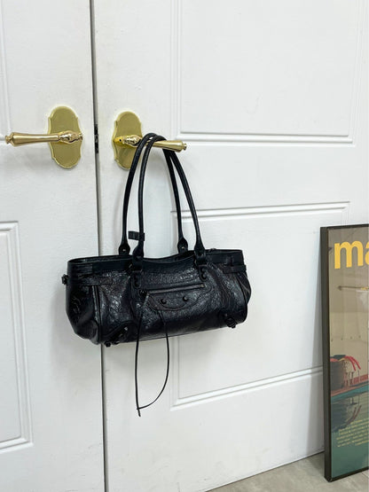 Atelier Noir -  Crinkled Cowhide Leather Shoulder Bag